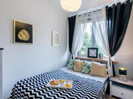 ClickTheFlat Avenue Place Apart Rooms, hotel in Warsaw