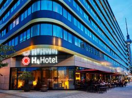 H4 Hotel Berlin Alexanderplatz, hótel í Berlín