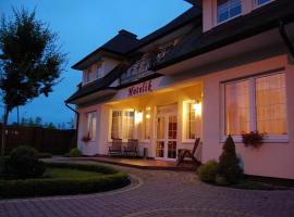 Hotelik - Modlin Airport, хотел близо до Летище Warsaw-Modlin - WMI, 