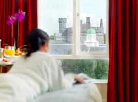 Kilkenny Pembroke Hotel, хотел в Килкени