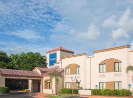 Travelodge by Wyndham Fort Myers Airport, Southwest Florida-alþjóðaflugvöllur - RSW, , hótel í nágrenninu