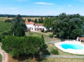 CHATEAU LA LOGE, hotell med pool i Villematier