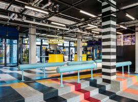 The Social Hub Berlin Alexanderplatz, hotel in Berlin