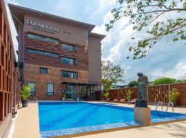 The Farm House Hotel Ranong: Ranong, Ranong Havaalanı - UNN yakınında bir otel