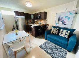 Charming Retreat with Patio Access and FREE Laundry, hotel Poncéban