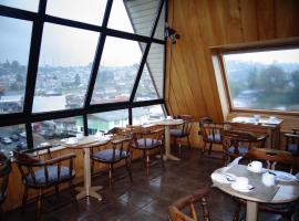 Hotel Antupiren โรงแรมในปวยร์โตมอนต์