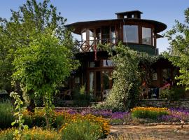 Perfect Home with Private Beach by Iznik Lake, koča v mestu Bursa