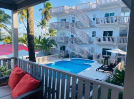 La Isla Resort, готель у Кей-Колкері