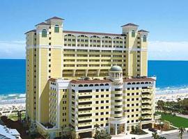 Camelot By The Sea Ocean Front Condo, hótel í Myrtle Beach