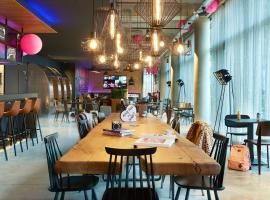 Moxy Paris Charles de Gaulle Airport, hotel  v blízkosti letiska Letisko Paríž – Charles de Gaulle - CDG