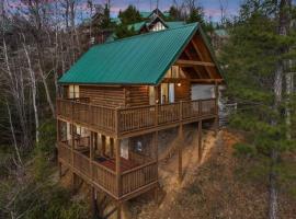 Breathtaking views of the Smokies, 3 mins to Gatlinburg, hotel en Gatlinburg