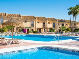 Ramada Hotel & Suites by Wyndham Costa del Sol、フエンヒロラのホテル