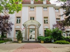 Hotel Łazienkowski, hotel in Warsaw
