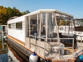 Hausboot、ヘニングスドルフのホテル