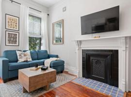 Newly Renovated 3BR Oasis Walk to Columbia Uni, hótel í New York