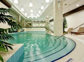 Earth & People Hotel & SPA - Free Parking, hótel í Sófíu