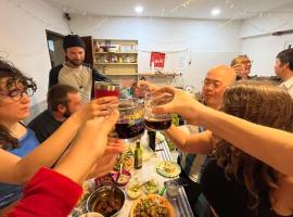 hostel comunidad Ushuaia, nhà nghỉ dưỡng ở Ushuaia