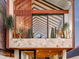 Blacksand Villas Echo Beach B4