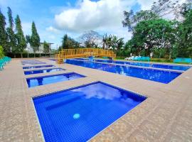 Whitewoods Convention and Leisure Hotel by SMS Hospitality, hotel em Silang