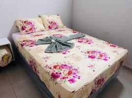 Habitación - Chalet mi Republica, planinska kuća u gradu 'Luque'