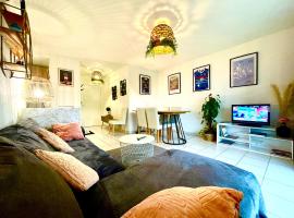 Bel Appartement T3 de 60m2 avec Parking, Terrasse, proche du Métro et du Périph, hotel in Toulouse