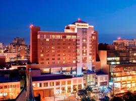 Sheraton LaGuardia East Hotel, hôtel à Queens