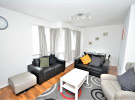 Lovely 2 Bedroom Condo in Greater London, leilighet i London