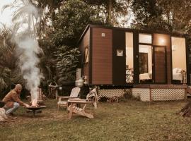 The Stables by Tiny Away, Glampingunterkunft in Palmwoods