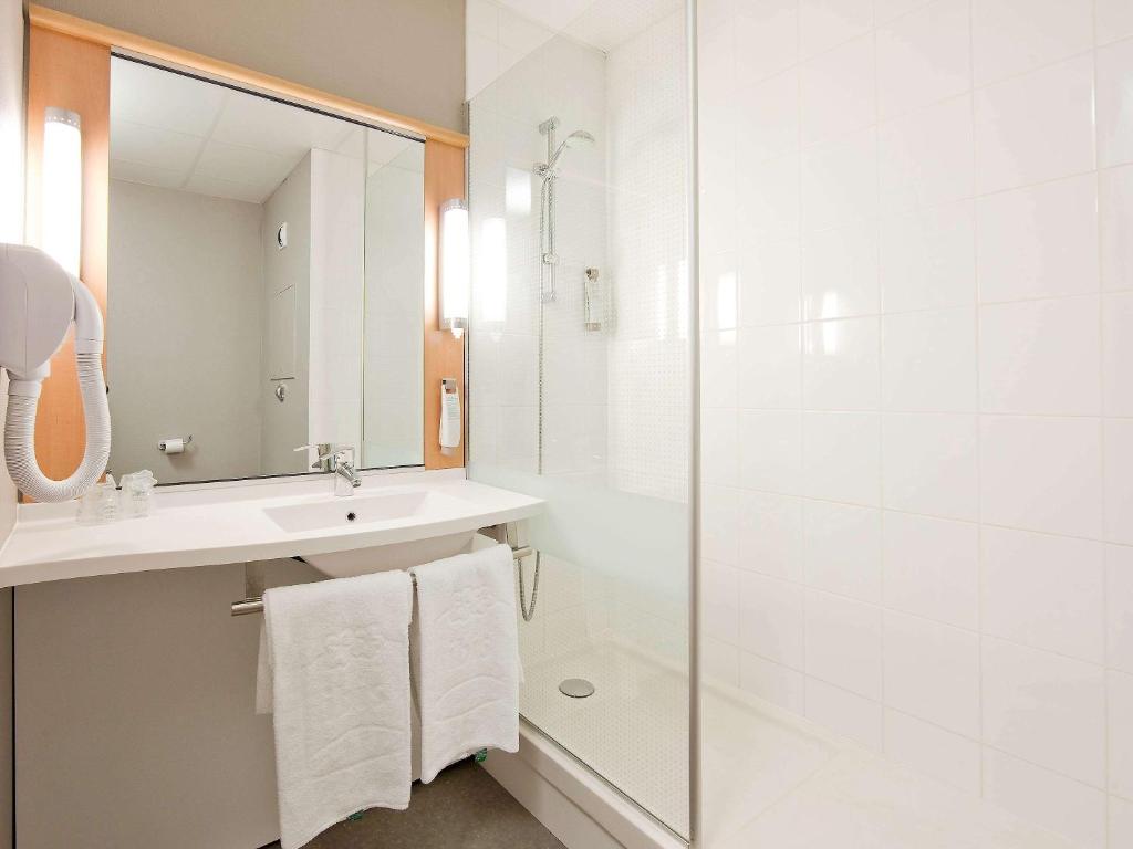 Bany a ibis Paris Pantin Eglise
