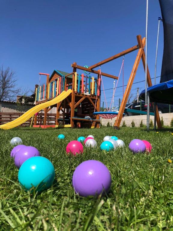 Rotaļu zona bērniem naktsmītnē GardenLux Vrdnik
