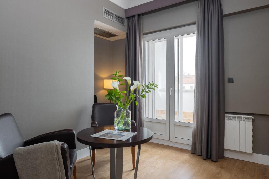 Een zitgedeelte bij Hotel Cortezo