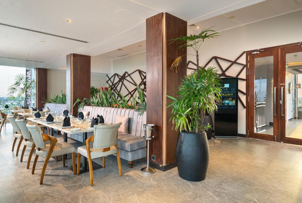 Veitingastaður eða matsölustaður á Regal Réseau Hotel & Spa