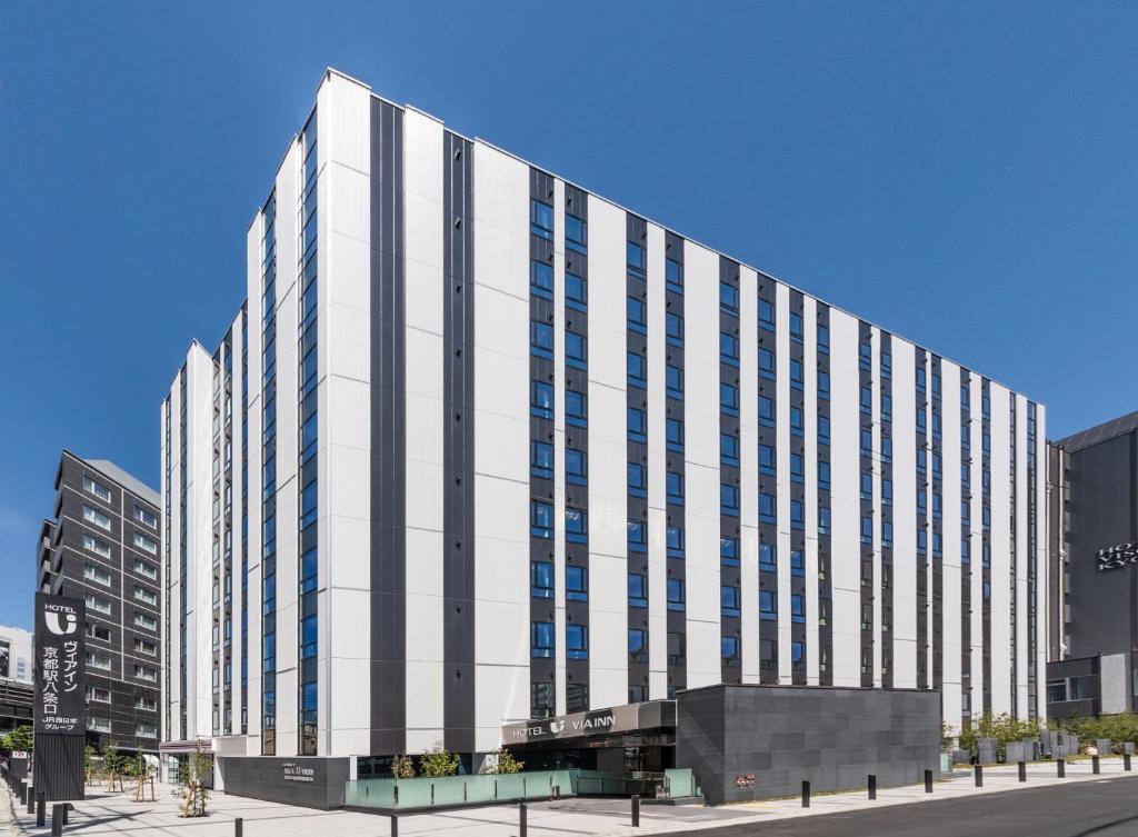 El edificio en el que está el hotel