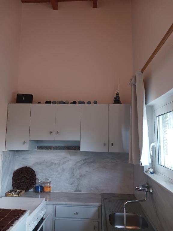 Theros & Trygos Boutique Houses - ATH Airport 주방 또는 간이 주방