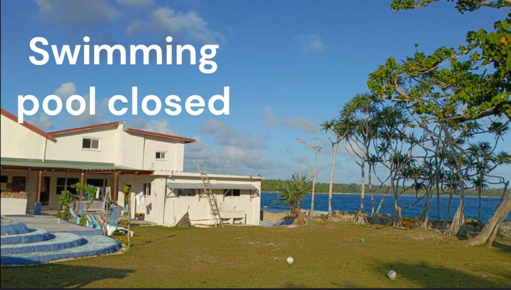 Бассейн в Bluepango Guest House или поблизости