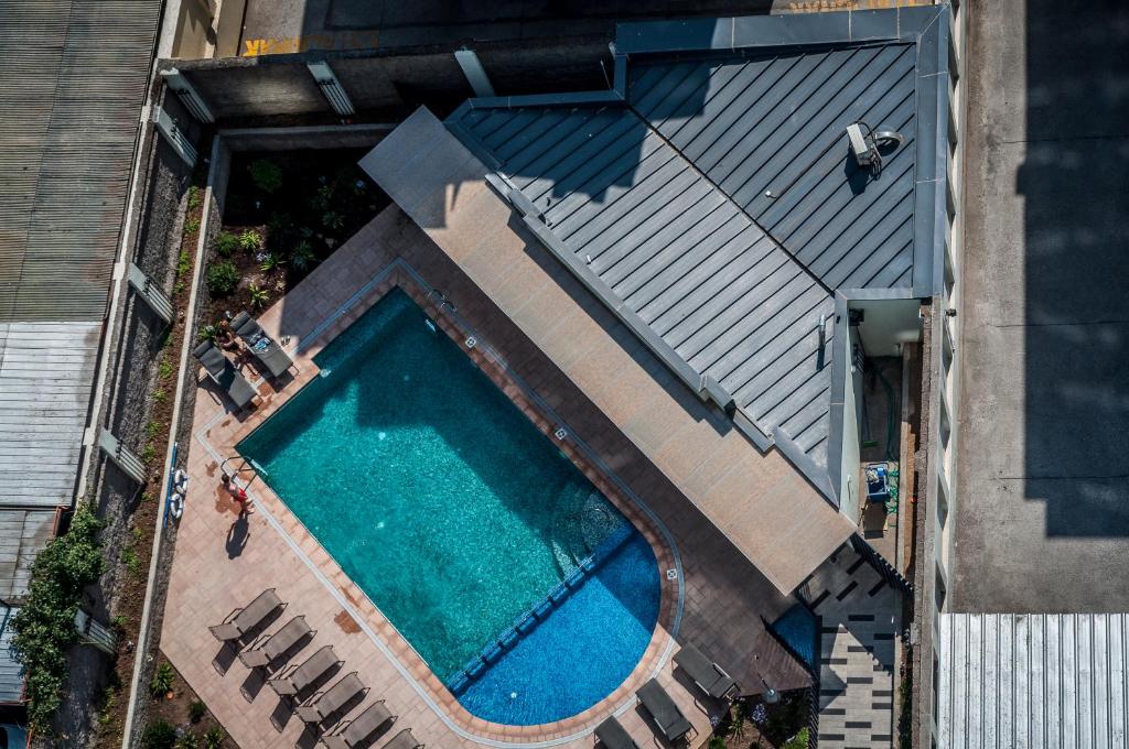 Hồ bơi trong/gần Hotel Diego de Almagro Providencia