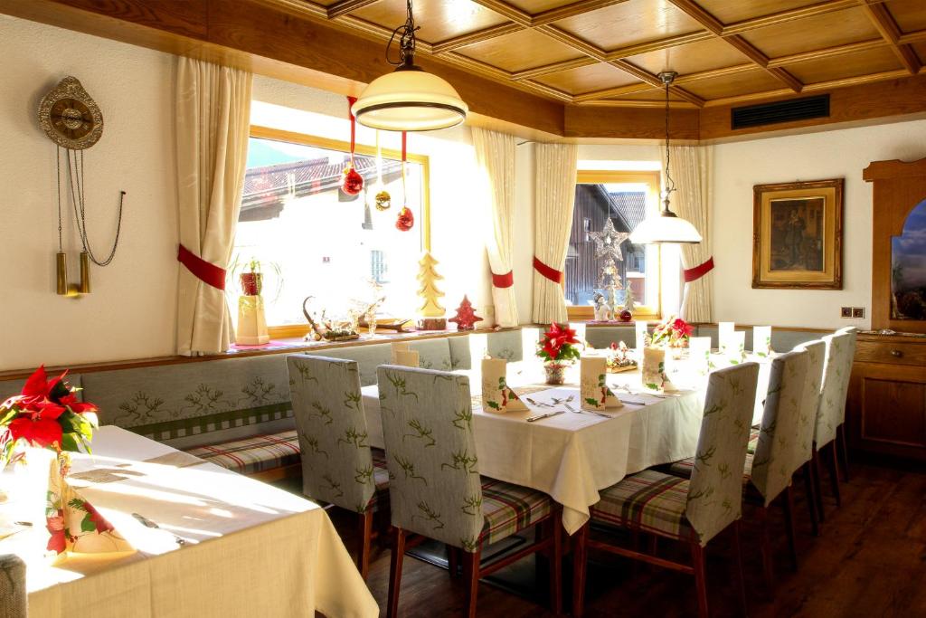 Restoran ili neka druga zalogajnica u objektu Hotel Gasthof Zum Schwanen