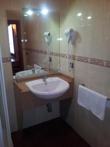 Баня в Alda Palas de Rei + 33 снимки