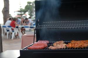 Kemudahan BBQ tersedia untuk tetamu di hotel