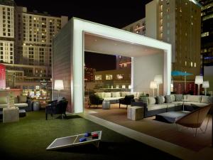 Гостиная зона в Omni Charlotte Hotel