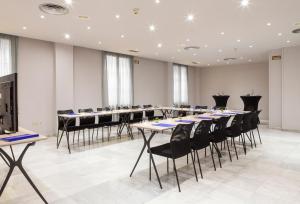 Zona de afaceri și/sau sala de conferințe de la Hotel Macià Alfaros +37 fotografii