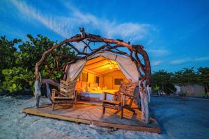 Bild i bildgalleri på Glamping EcoLodge Cueva De Las Aguilas i Pedernales +35 foton