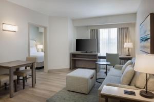 Sjónvarps- og/eða afþreyingartæki á Residence Inn Sandestin at Grand Boulevard