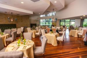 Um restaurante ou outro lugar para comer em Radisson San Jose-Costa Rica