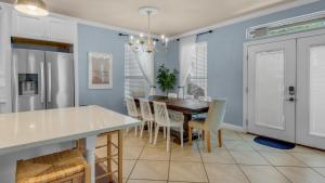 Foto de la galería de The Bluefin - Luxury Beach Home! en Destin