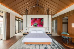 Una cama o camas en una habitación de Hyatt Regency Seragaki Island Okinawa