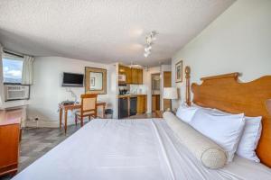 Eldhús eða eldhúskrókur á Marina Tower Waikiki +27 myndir