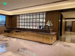Predvorje ili recepcija u objektu Crystal Orange Hotel Shanghai The Bund Yu Garden