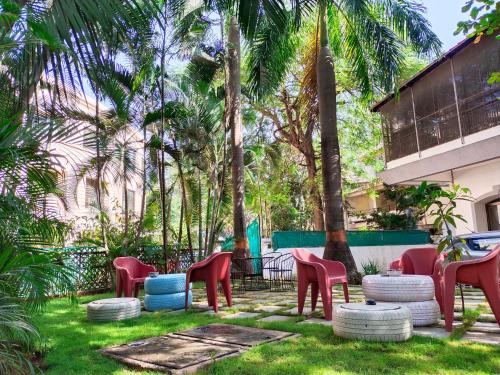 Hostel Lifespace- Twin Bungalow with Pods, Bunks, Private Rooms, CoWork & Cafe