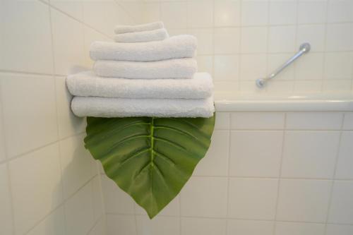 Un baño de Fly Inn Apartment Berlin